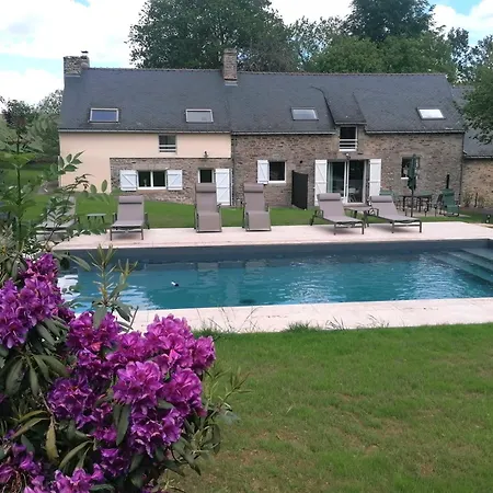 Holiday home Les De L'etang De La Foret 2 Brandivy